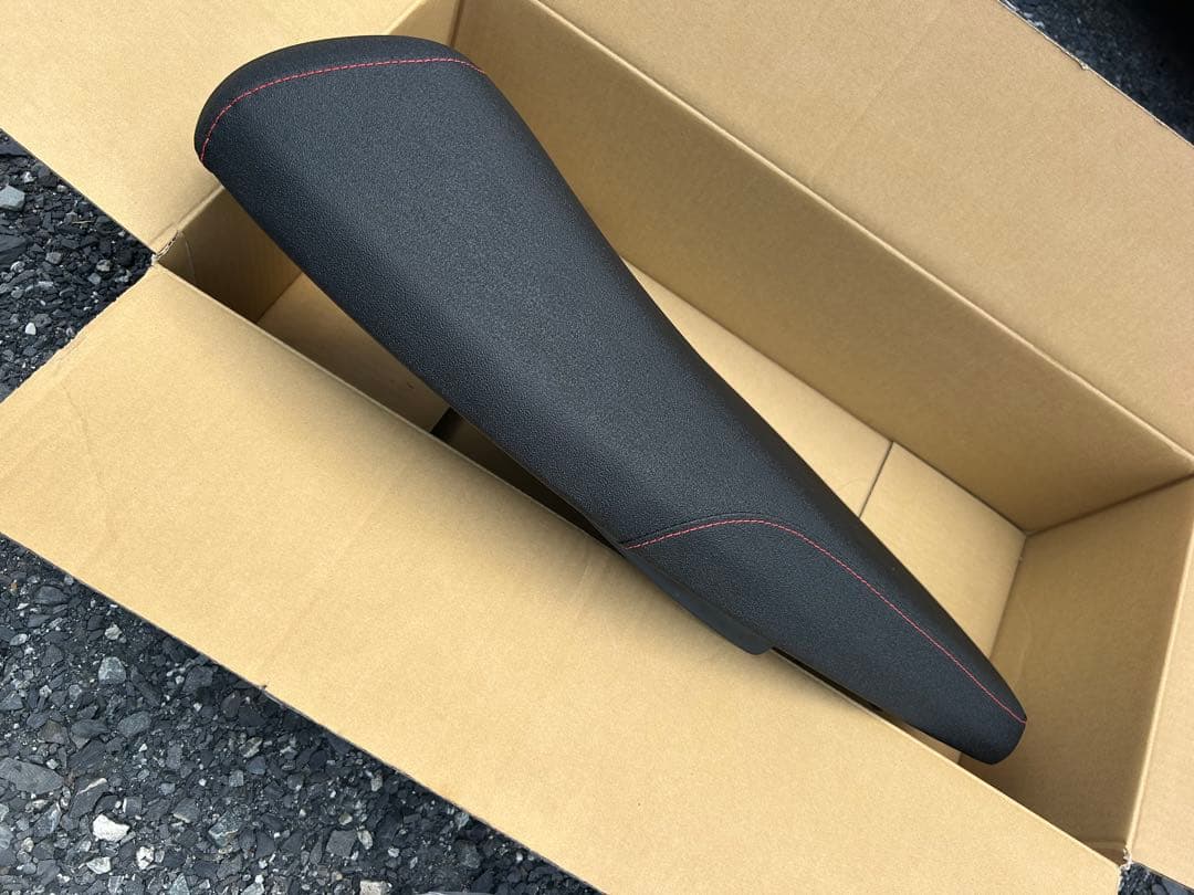 送料込み！新品未使用/シグナス2型Party up レーシングフラットシート