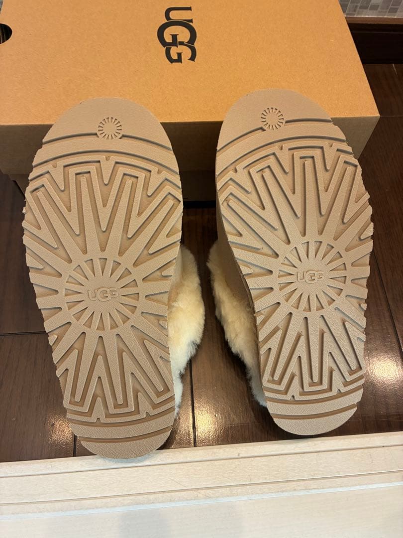 靴 UGG W DISQUETTE