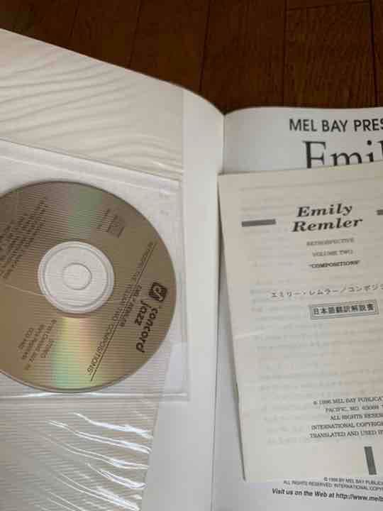 エミリーレムラー　　Emily Remler CD付き　楽譜　絶版