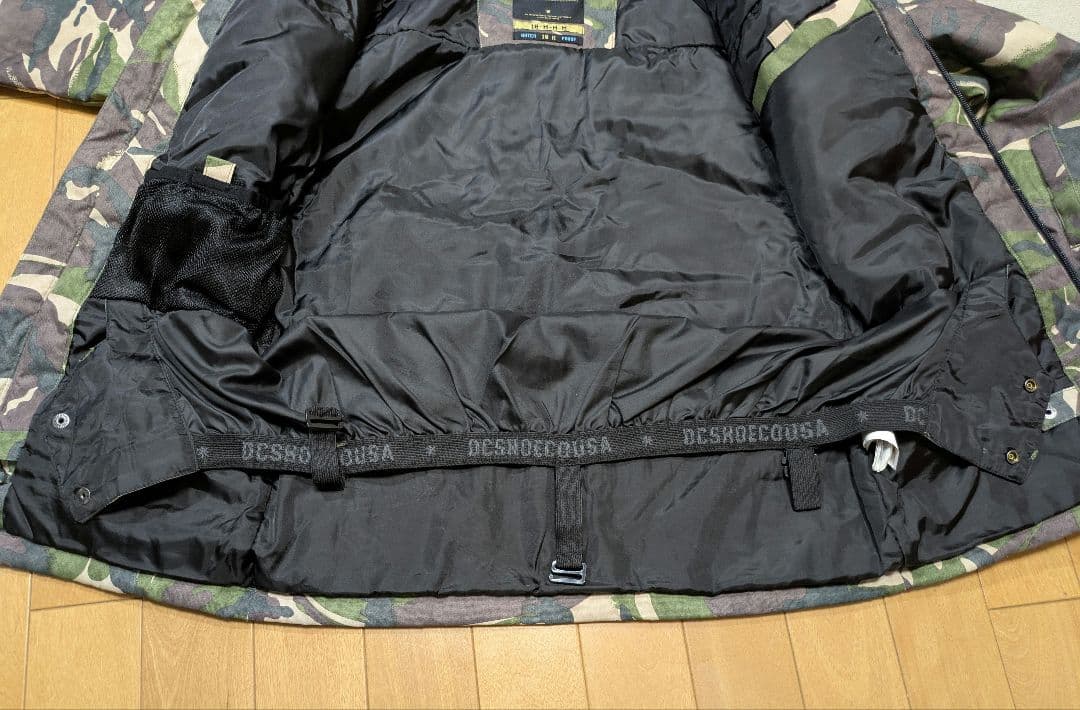 DC SHOES キッズ スノーボードウェア上下セット　120-140cm