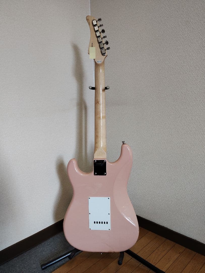 シェルピンクの1ピックアップストラト