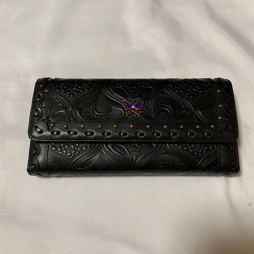 美品　希少　エンボス加工 黒 二つ折り財布 蝶の装飾