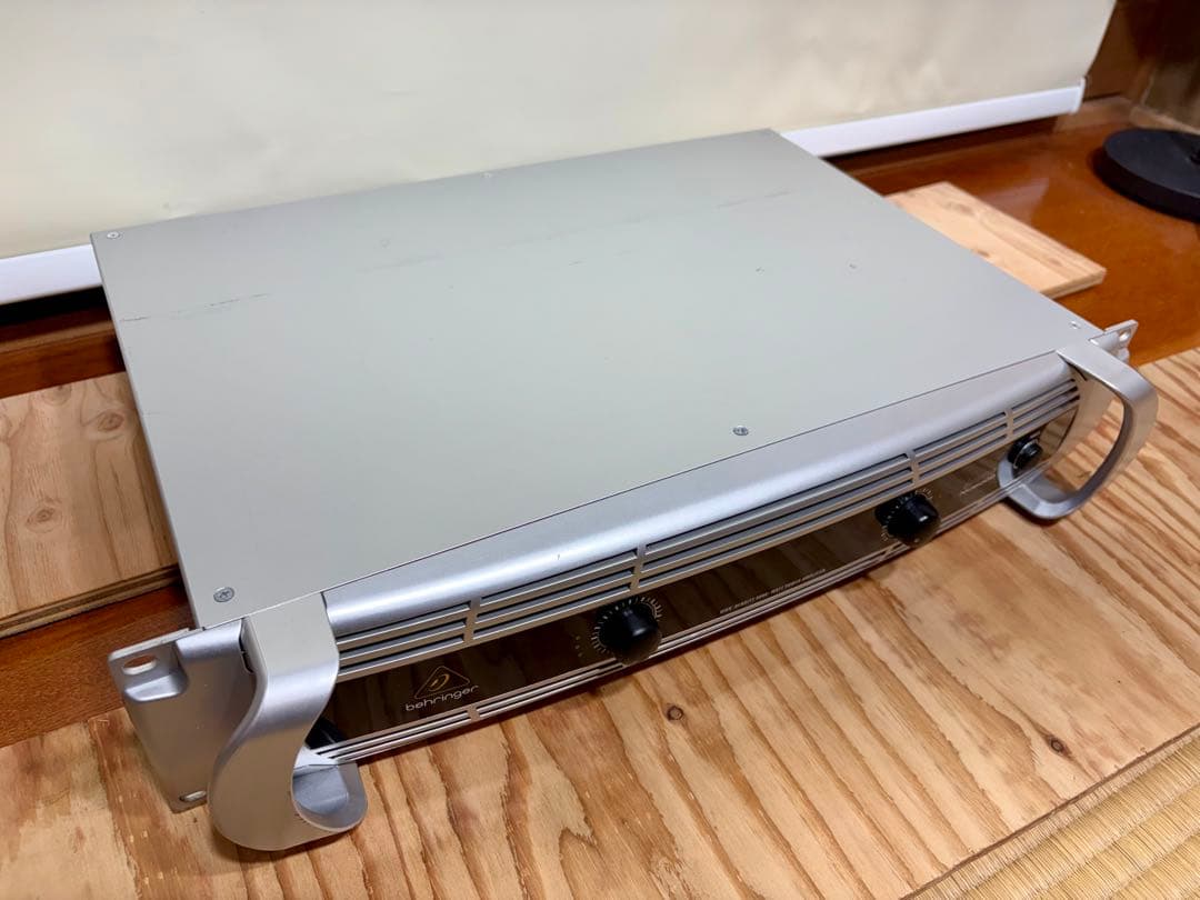 送料込み　Behringer NU6000 パワーアンプ6000W 動作品