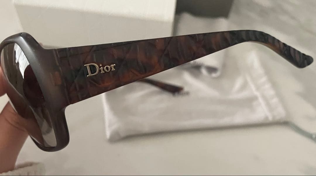 Dior ブラウンサングラス