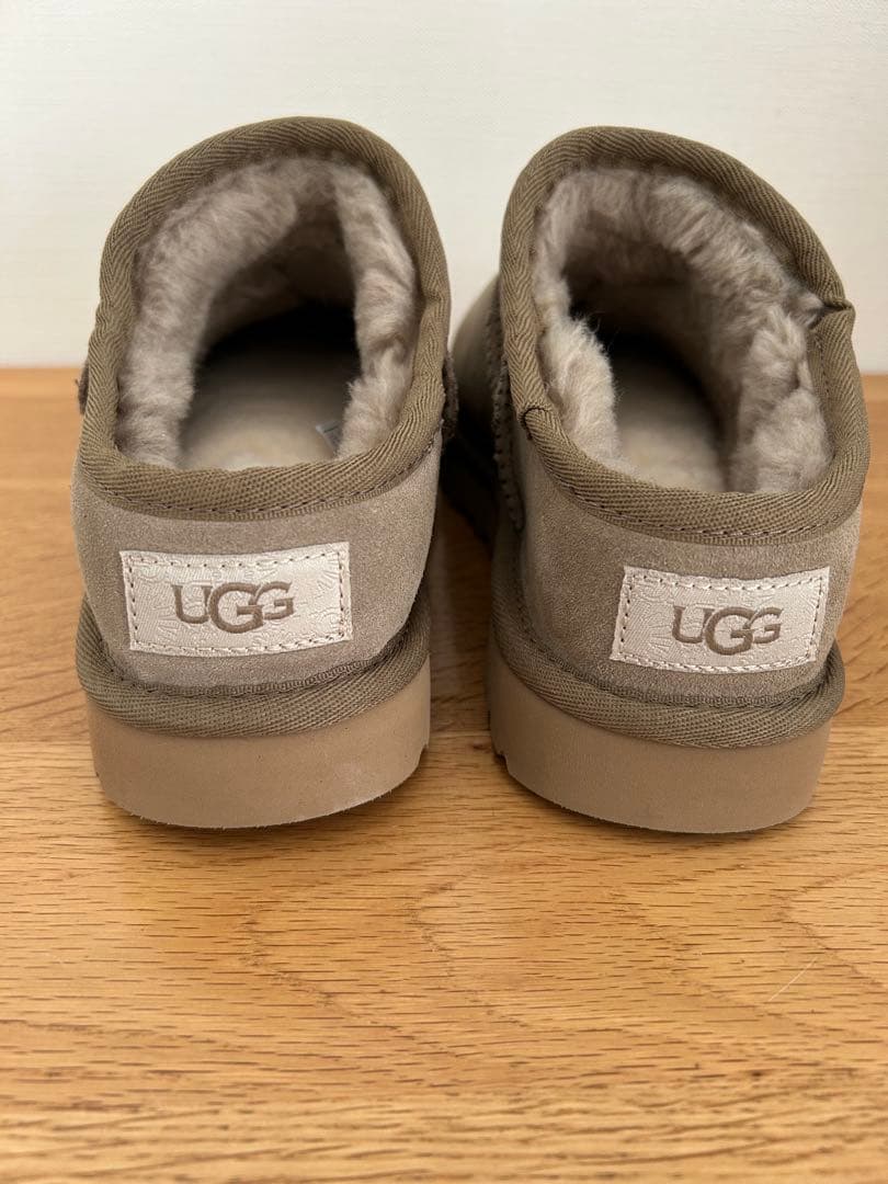FRAMeWORK フレームワークUGG CLASSIC SLIPPER 25