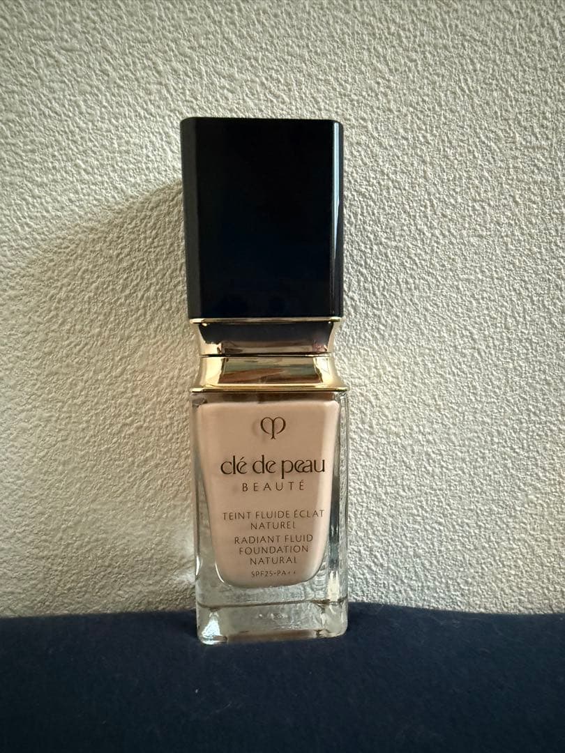 m*3様 clé de peau クレ・ド・ポーボーテ タンフリュイドエクラ　ナ