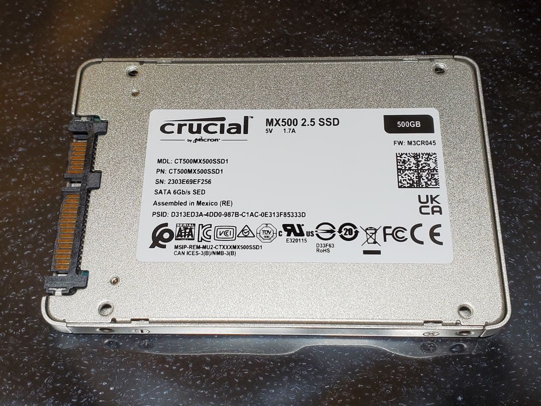 未使用品 MX500 500GB SATA SSD