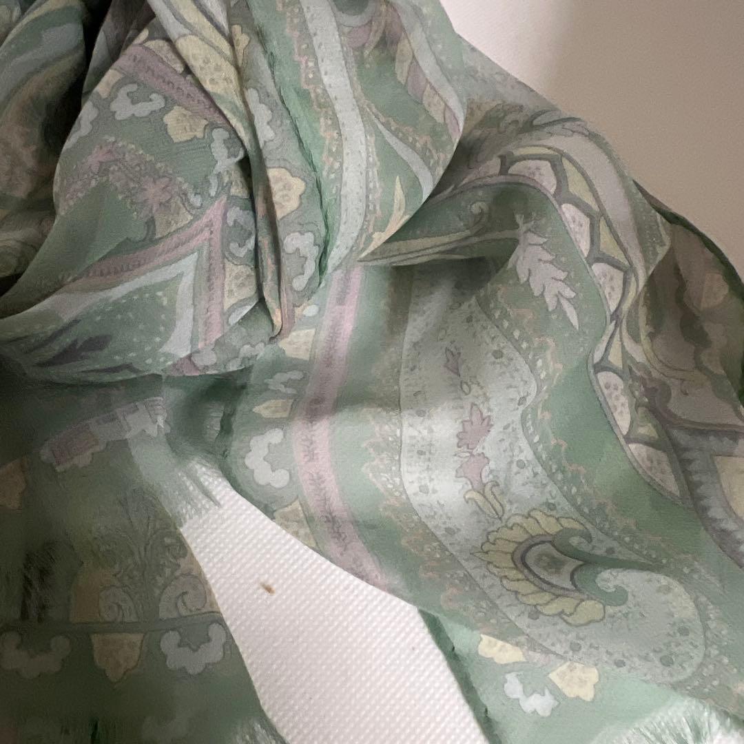 ★新品、未使用品！ETRO 100%シルク ペイズリー柄スカーフイタリア製