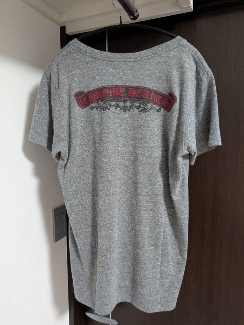 CH グレー Vネック Tシャツ