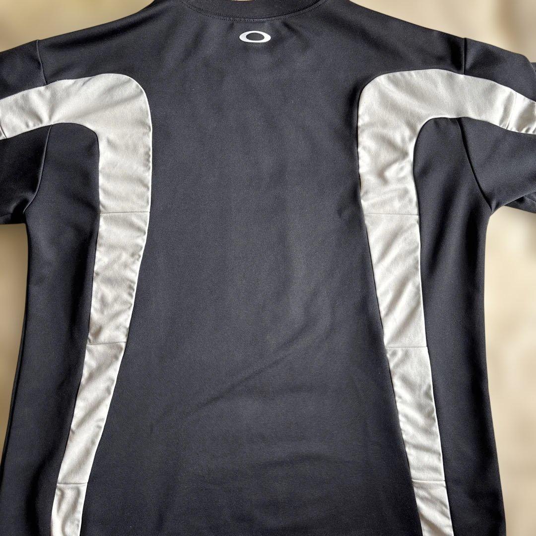 Oakley Tシャツ