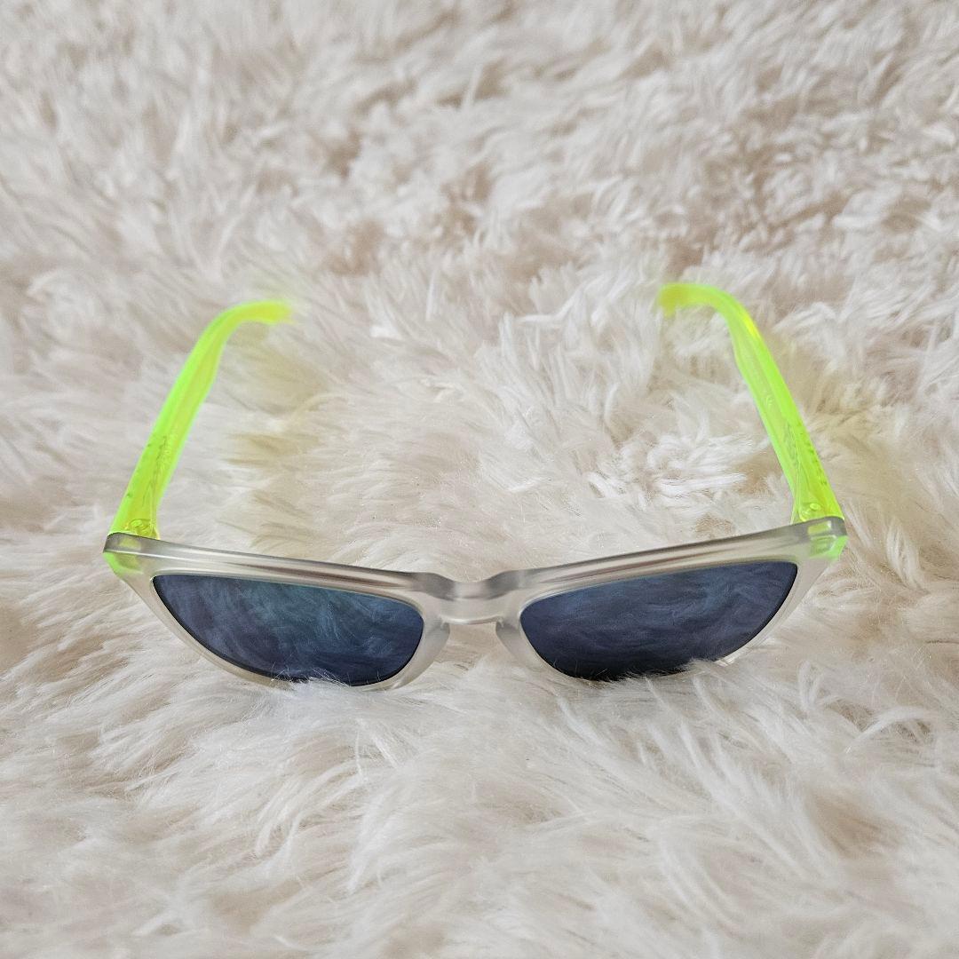 【美品】オークリー サングラス Frogskins OO9245-5354