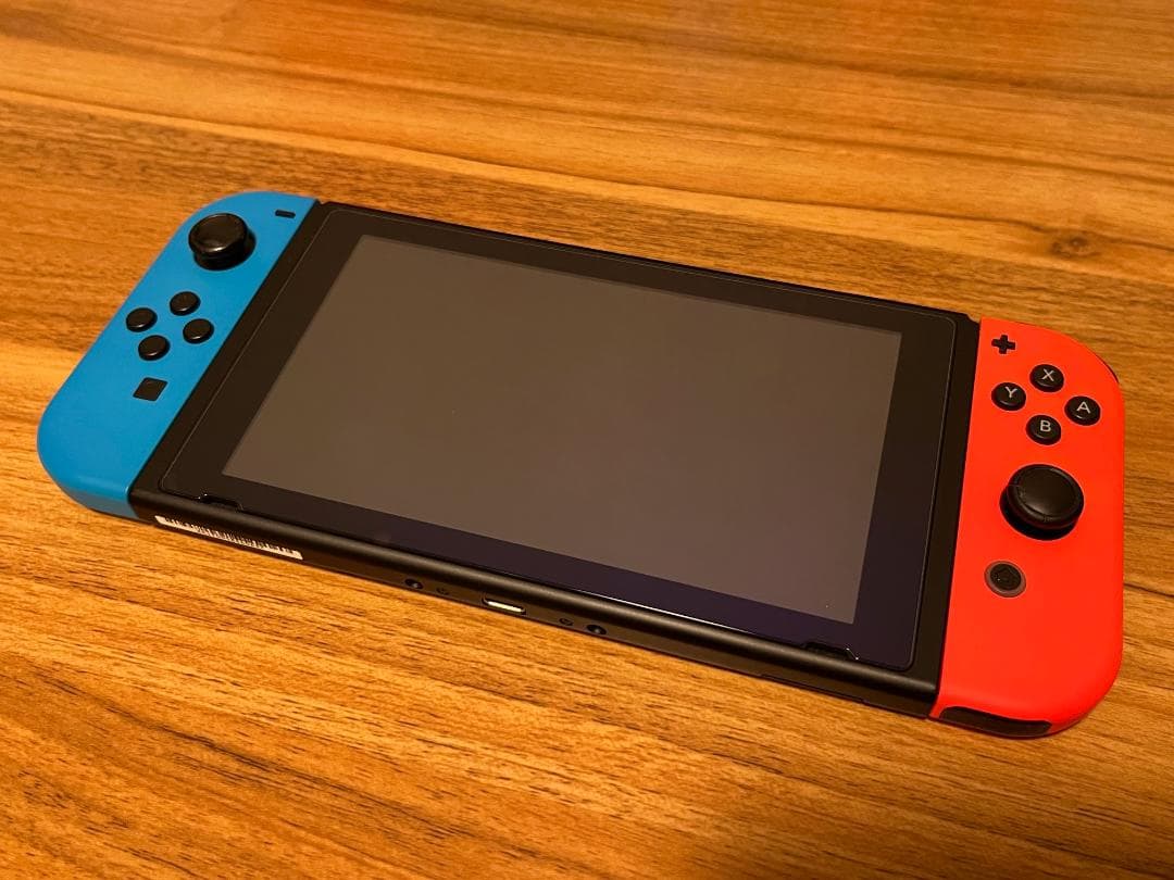 【美品】2021年購入 Nintendo Switch 本体 おまけ付き