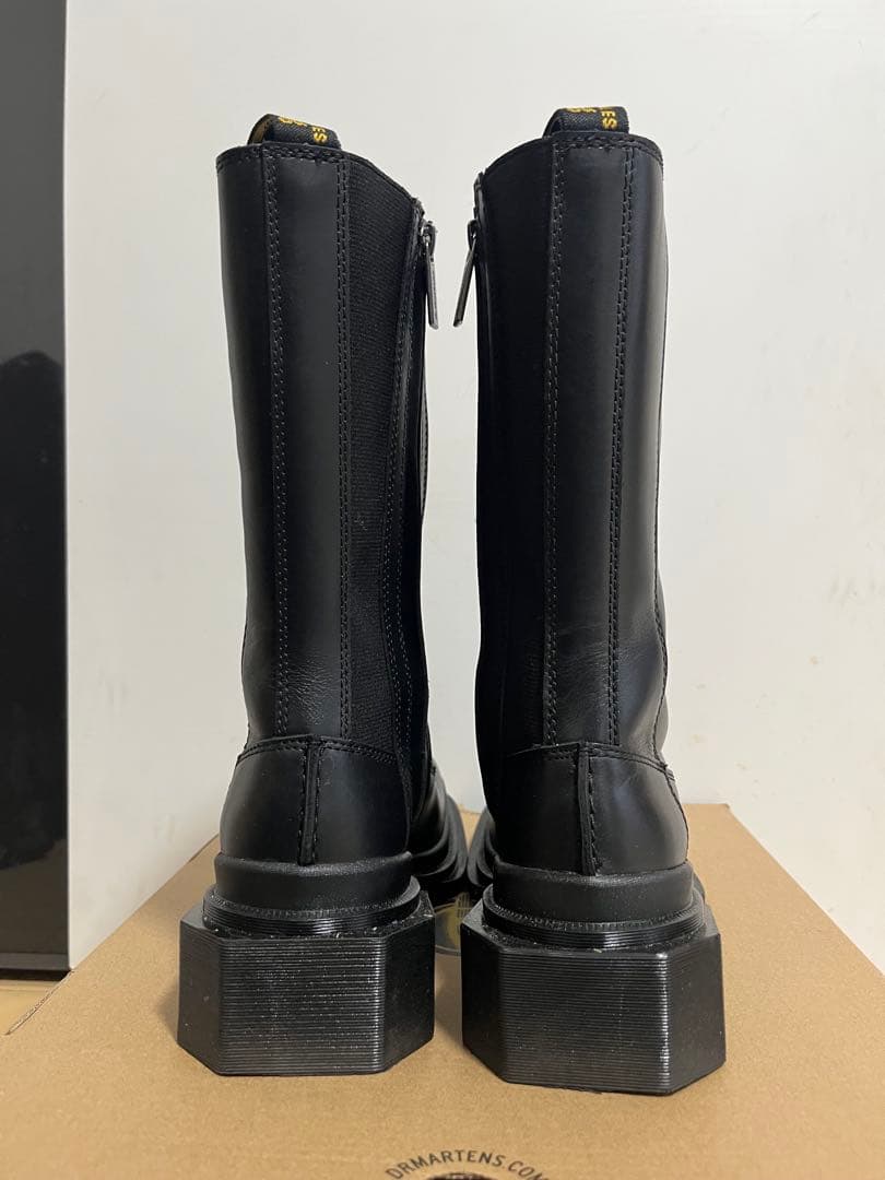 ❗️最終価格❗️Dr. Martens スクエアトゥ23.5cm