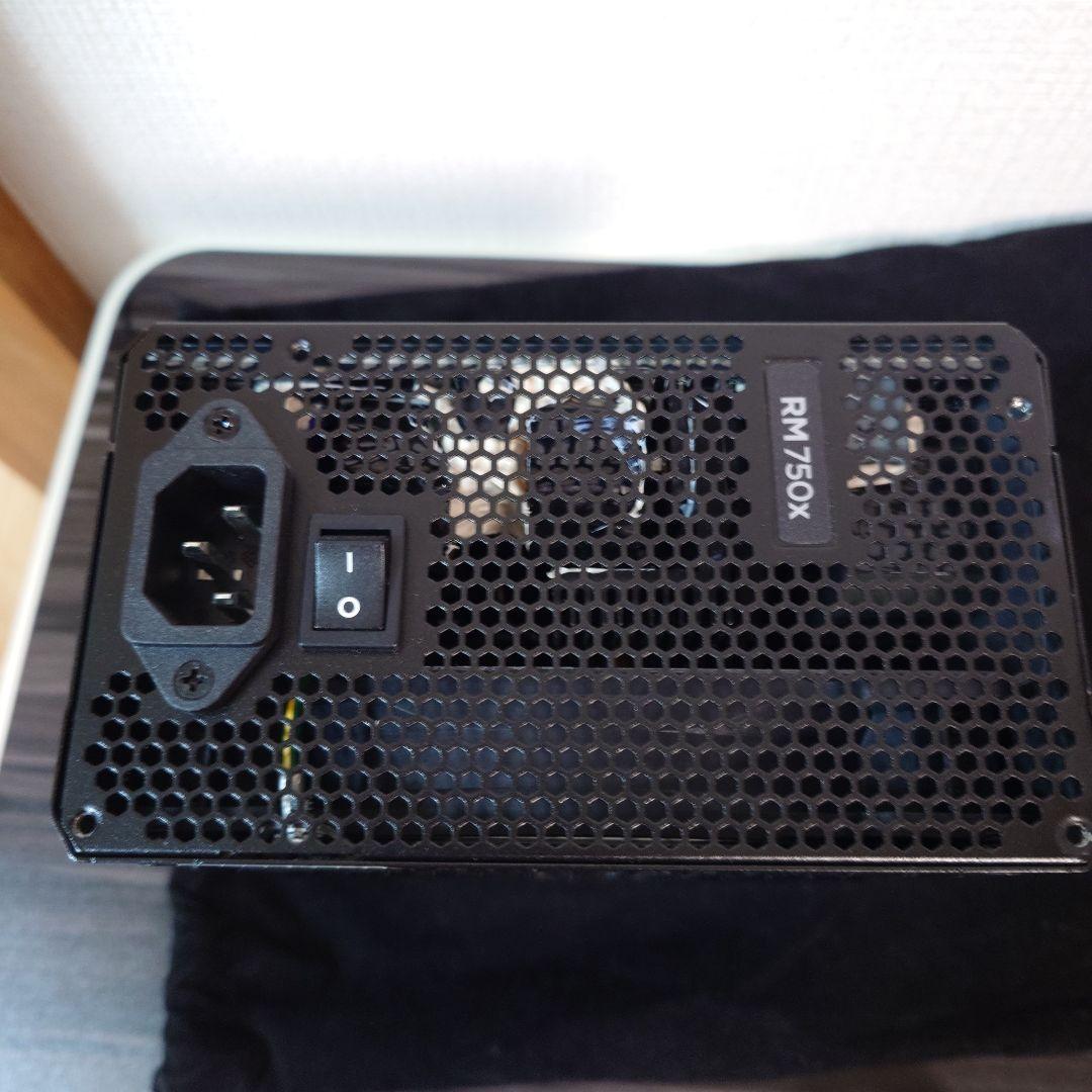 CORSAIR 750W 電源ユニット 80PLUS GOLD RM750x