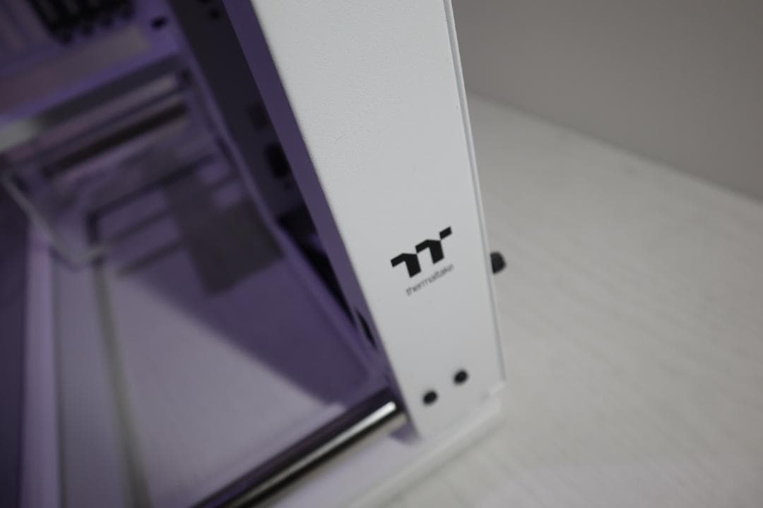 Thermaltake サーマルテイク オープンフレーム ホワイト