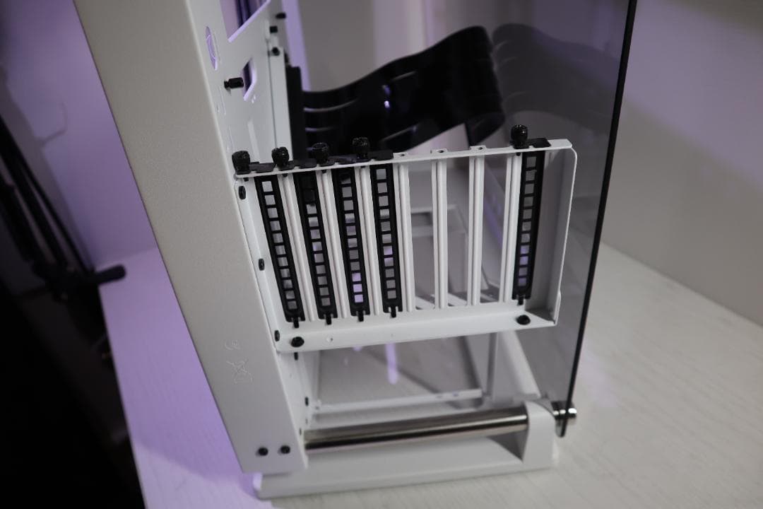 Thermaltake サーマルテイク オープンフレーム ホワイト