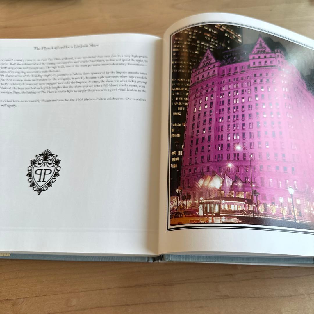 AT THE PLAZA プラザホテル　ニューヨーク　洋書　大型本