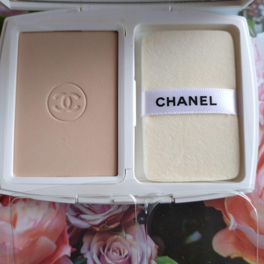 新品‼️CHANEL ルブランブライトニングコンパクトＢＲ12