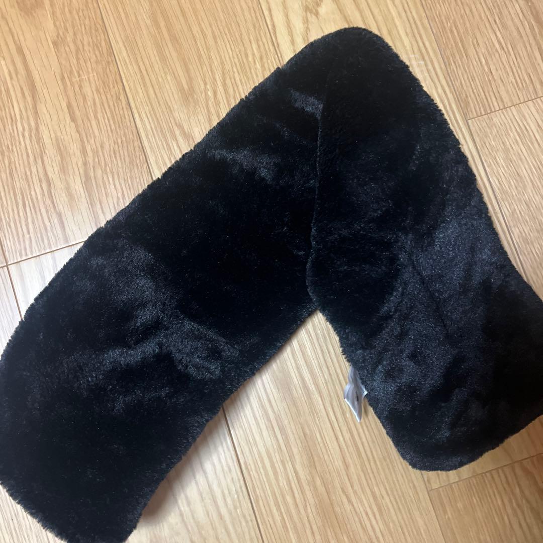 ディズニーストア　＊　ミッキー　マフラー、手袋セット