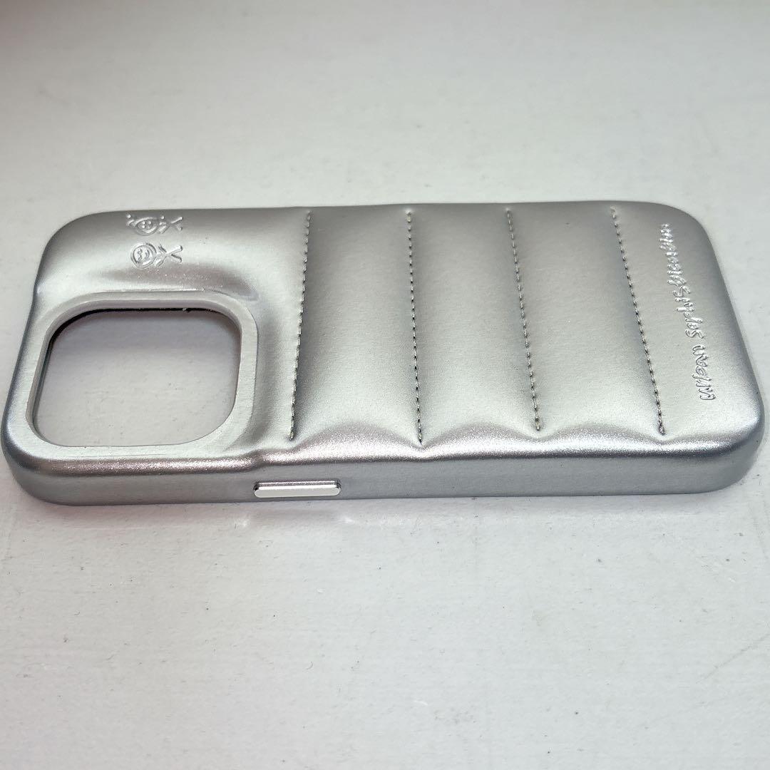 iPhoneアクセサリー Urban The Puffer Case chrome 16Pro