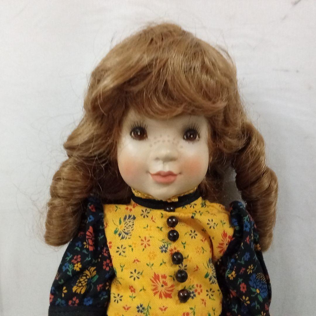 【M03-18】 ANRI アンリ wood doll 木彫り サラケイ