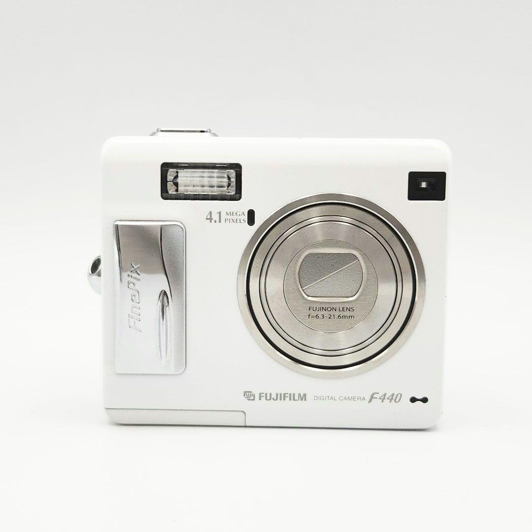 FUJIFILM FinePix F440 コンパクトデジタルカメラ ホワイト