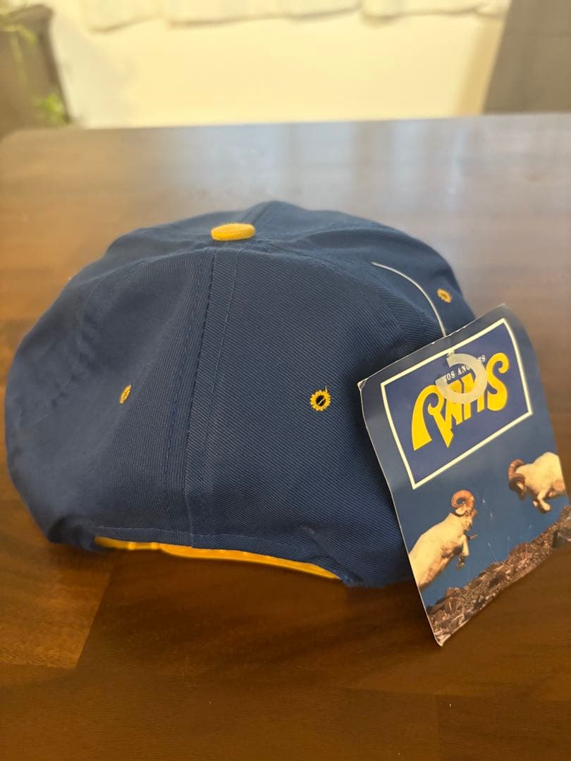 9Os NFL LA RAMS スナップバックキャップデッドストック