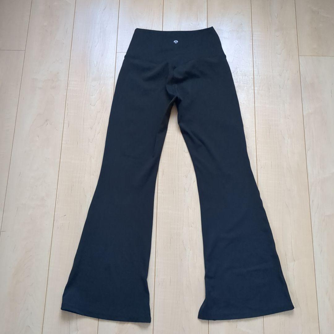 【スカラ】ベーシックフレアパンツ　S