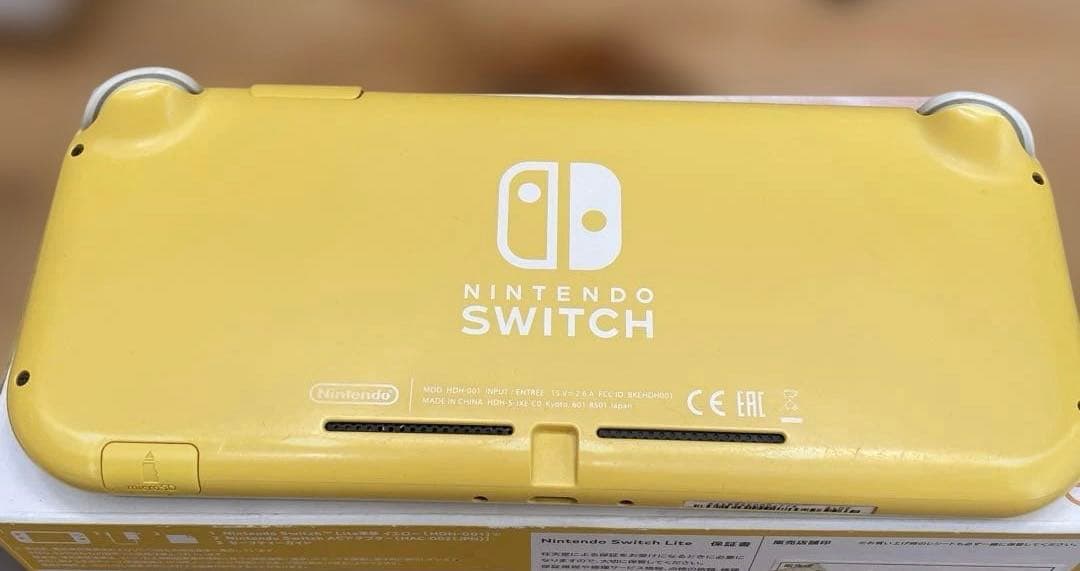 ま*か様 Nintendo Switch Lite イエロー