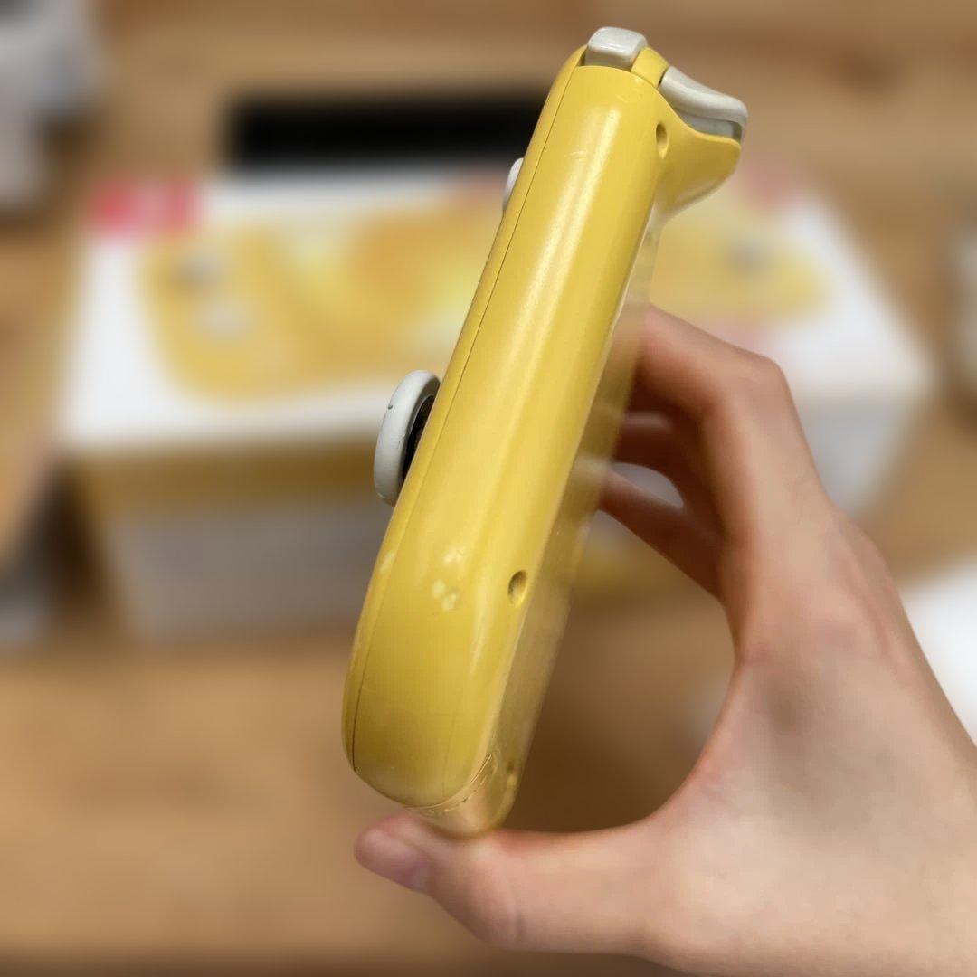 ま*か様 Nintendo Switch Lite イエロー