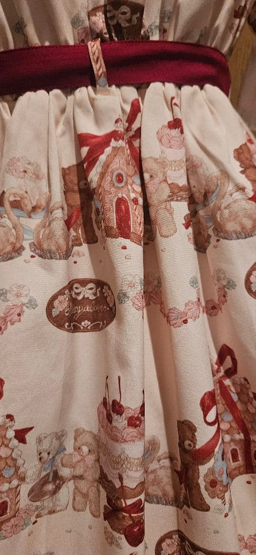 axes femme kawii(現Chalmiere)お菓子の家柄ワンピース