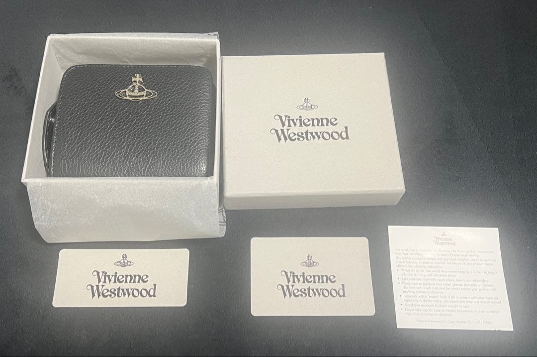Vivienne Westwood ブラック二つ折り財布 【美品】