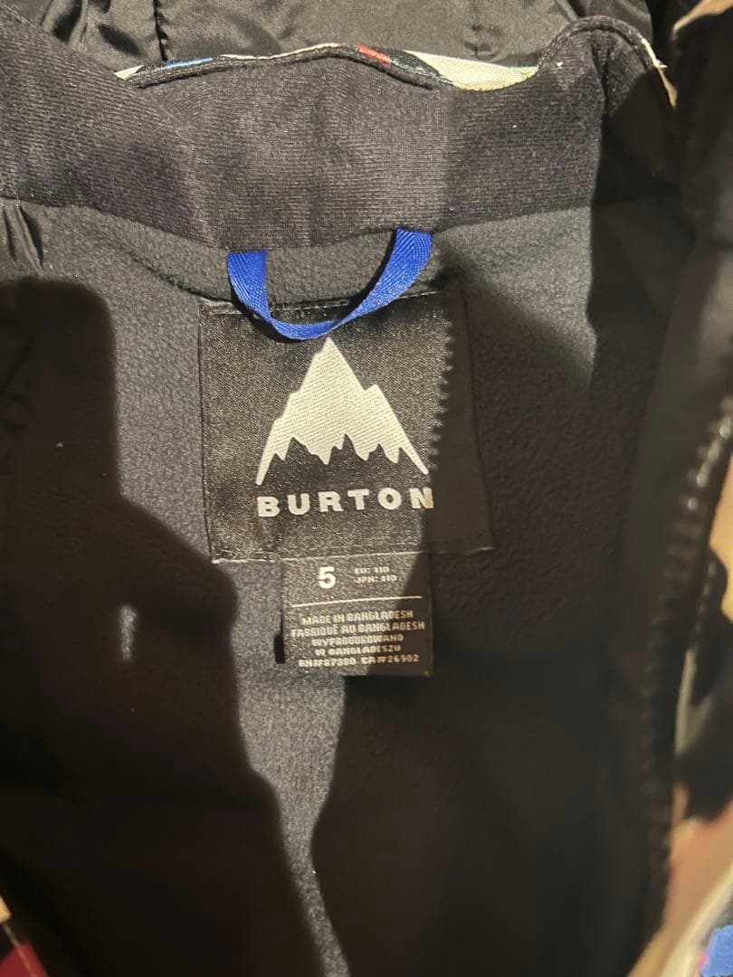 m*6様 【早い者勝ち】BURTON 子ども用スノーウェアセット サイズ5