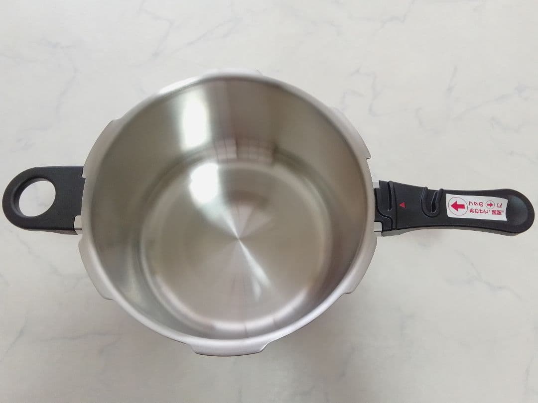 未使用 アサヒ軽金属 ゼロ活力鍋 5.5L 蒸し器(ザル)付 圧力鍋 IH対応