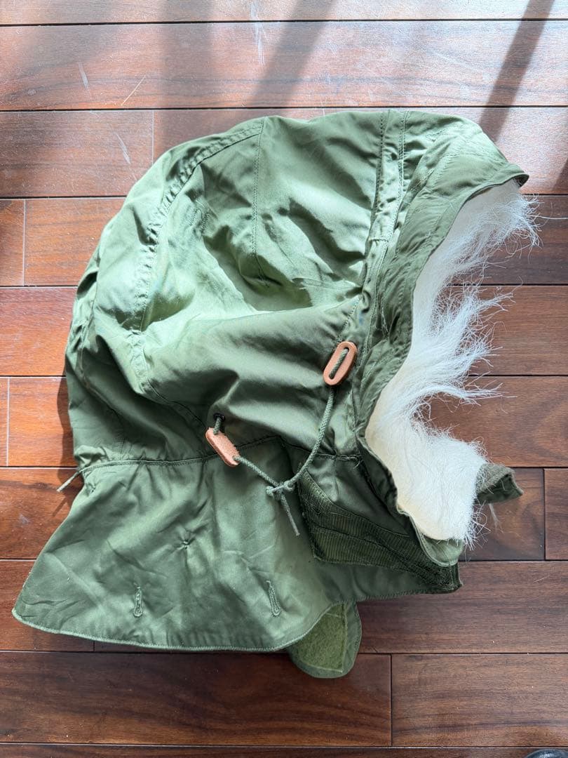 実物 新古品 美中古品 米軍 M-65用フード アクリルファー