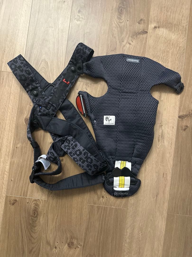 【超美品♡廃盤品】BABYBJÖRN ベビーキャリア　抱っこ紐 レオパード