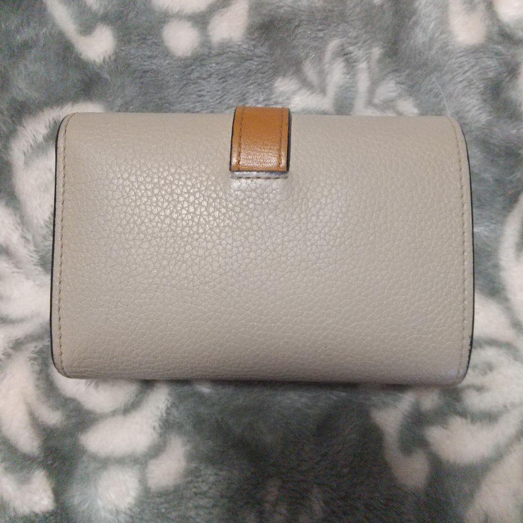 ロエベLOEWEバーティカルウォレット　スモール　グレージュ