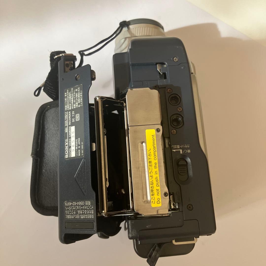 SONY　DCR-TRV17 ビデオカメラ
