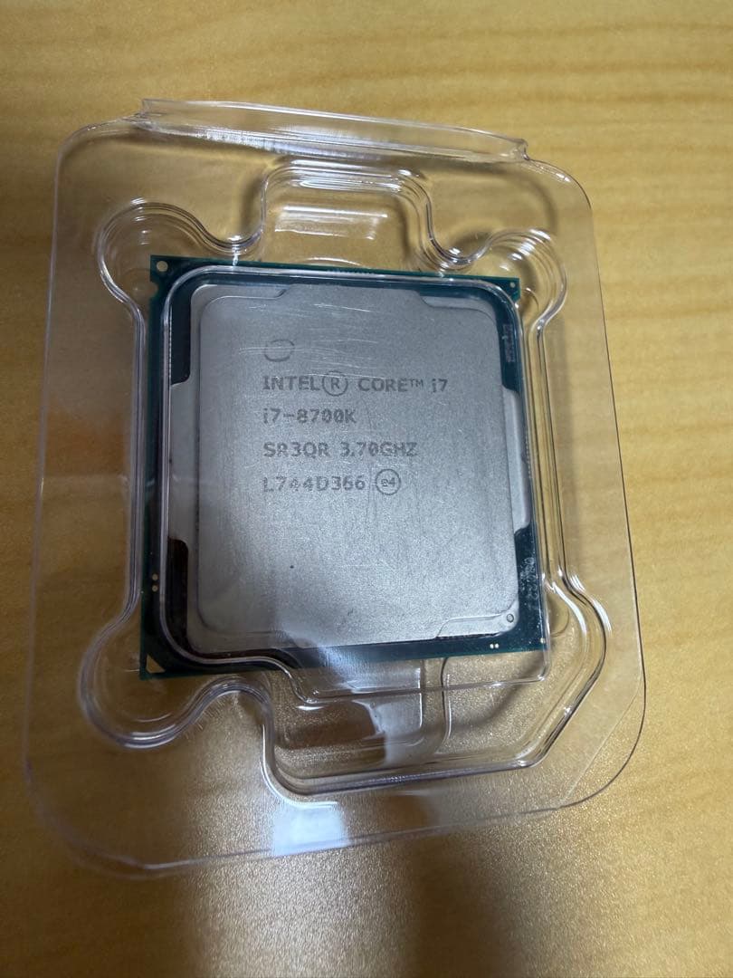 【中古】Intel Core i7 8700k 3.7Ghz