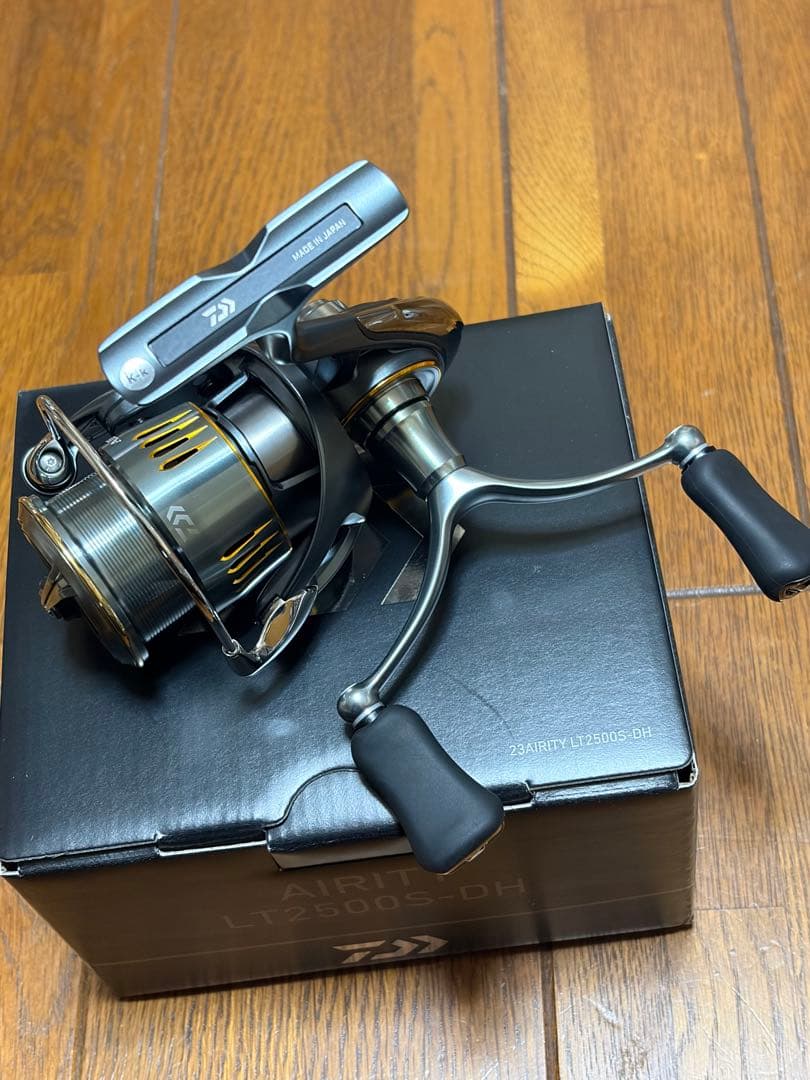 （極美品）ダイワ23 エアリティLT2500S-DH