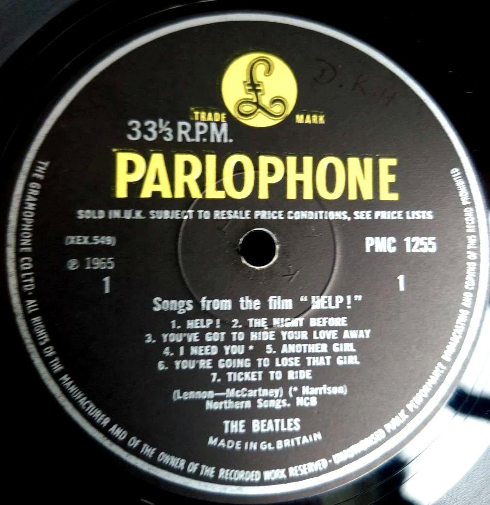 UK初回盤THE BEATLES HELP!