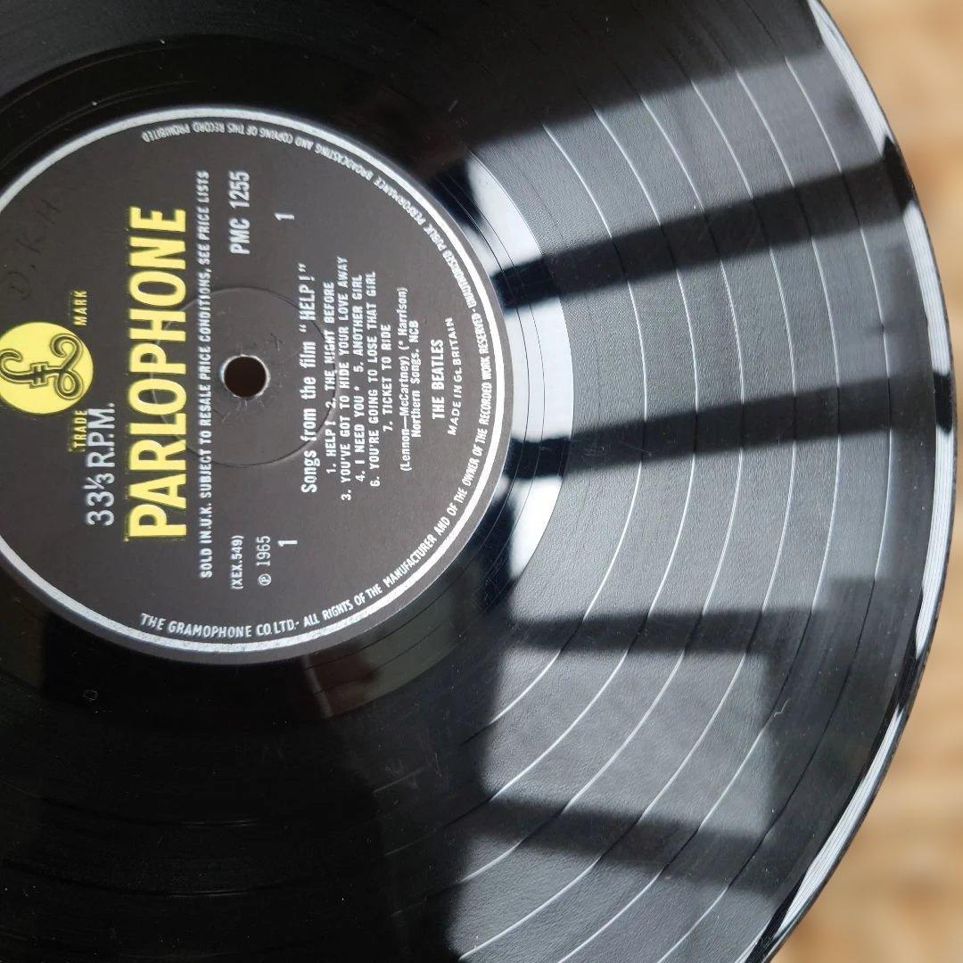 UK初回盤THE BEATLES HELP!