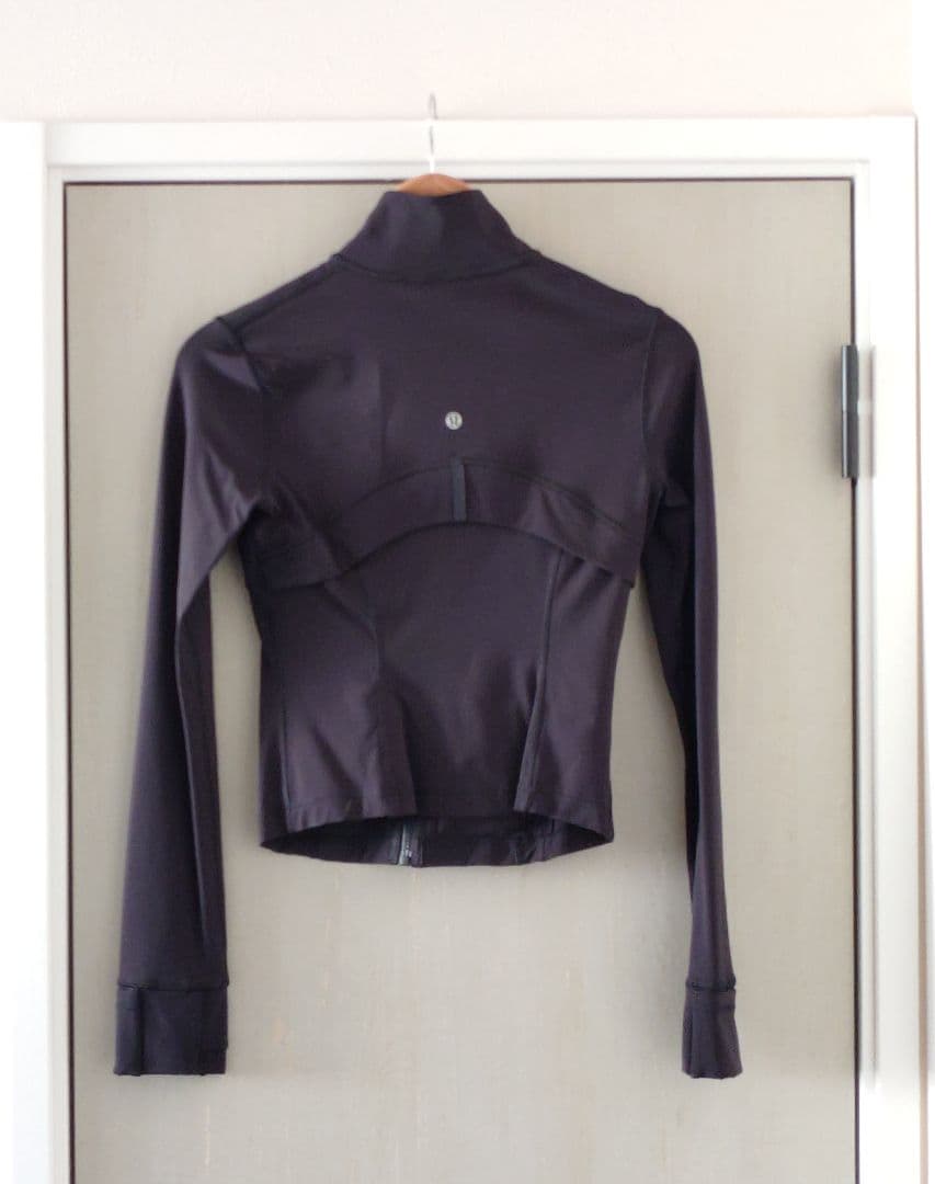 Lululemon Define クロップジャケット