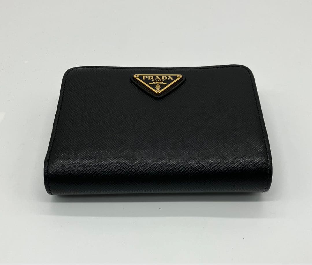 ⭐️ 極美品 プラダ サフィアーノ トライアングル 二つ折り財布 ブラック 鑑定済