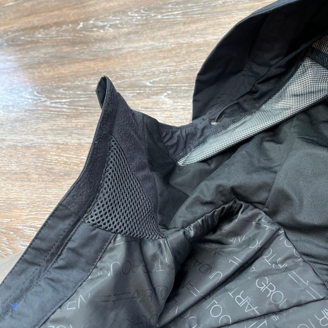 【デサント】美品　スノボージャケット　スキーウェア　男性　メンズS