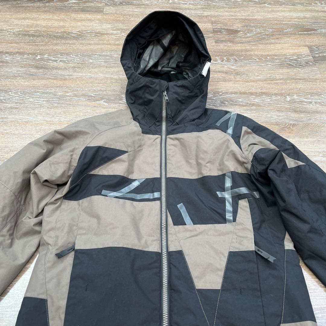 【デサント】美品　スノボージャケット　スキーウェア　男性　メンズS