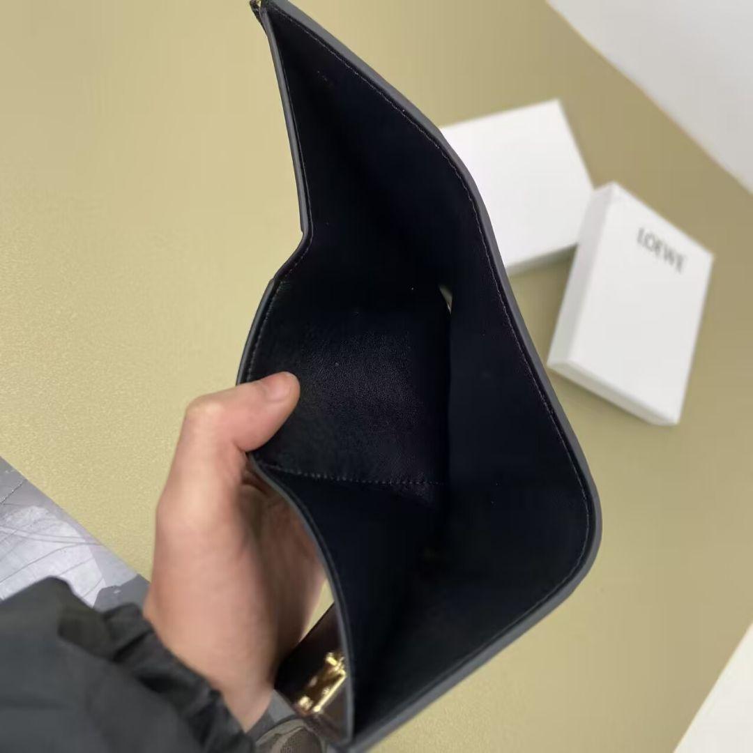 LOEWE 三つ折り財布 ブラック