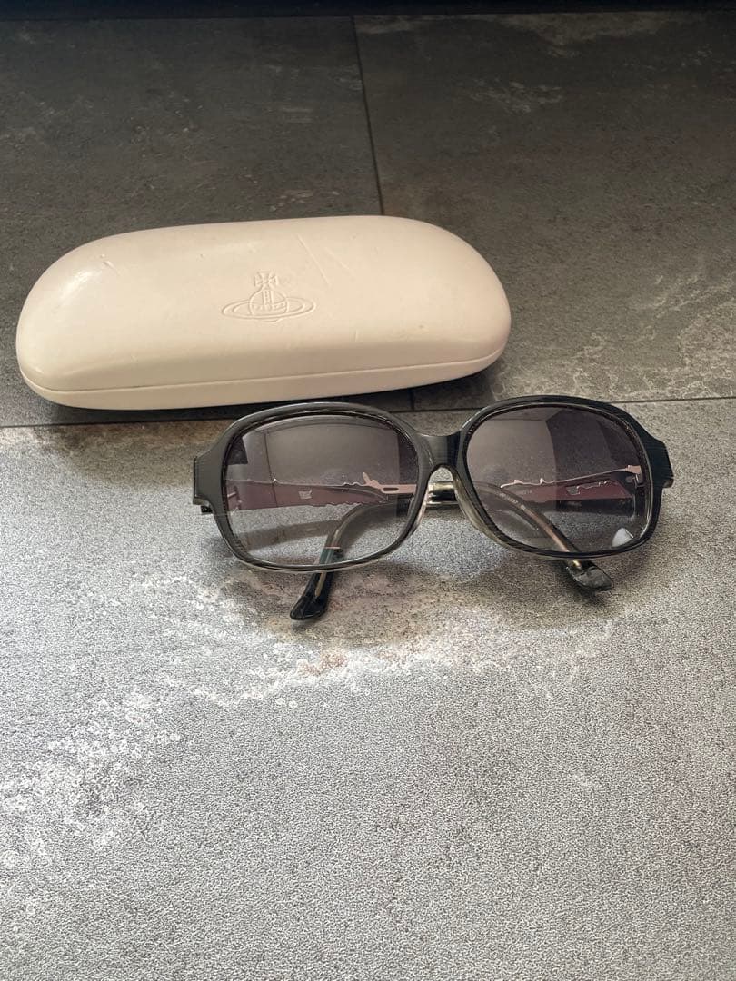 Vivienne Westwood オーバーサイズサングラス