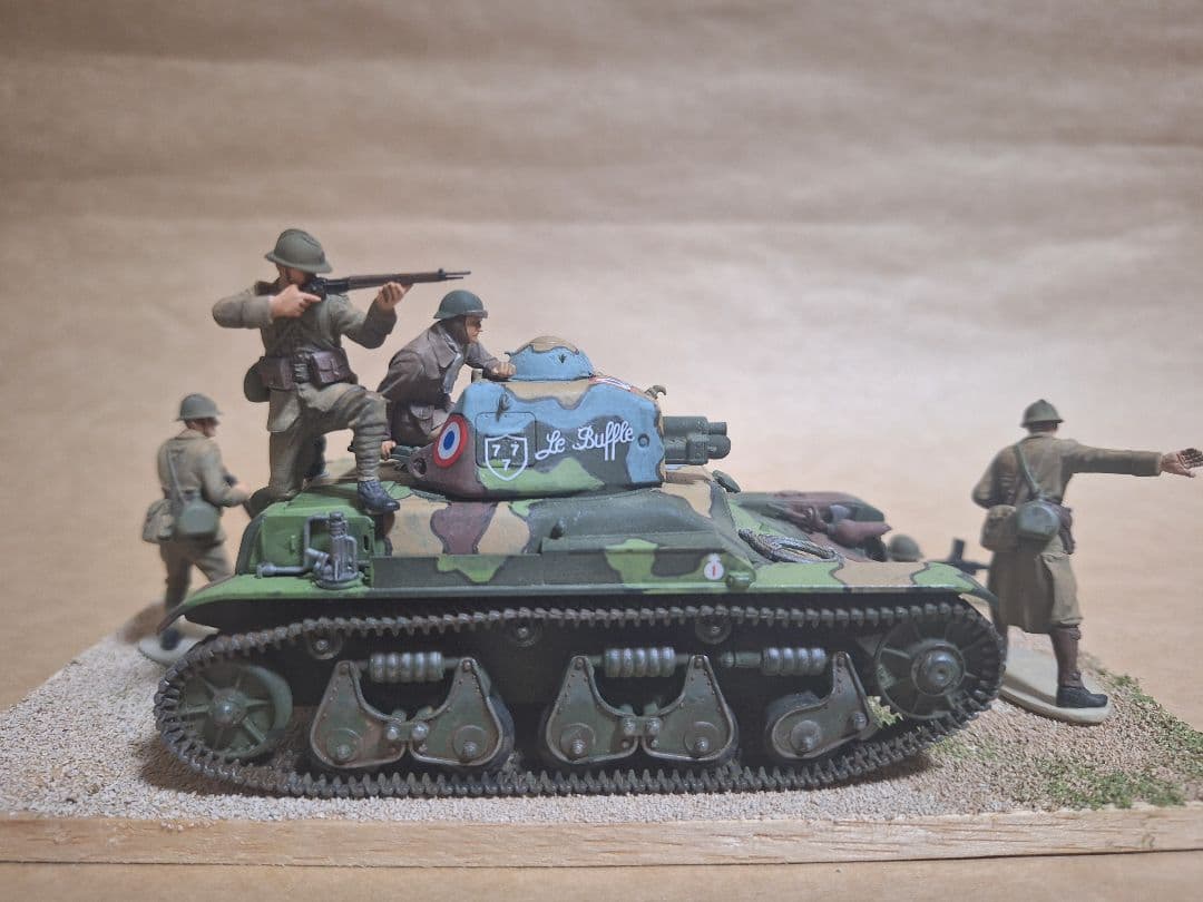 フランス軽戦車 R35 フランス兵士 1/35