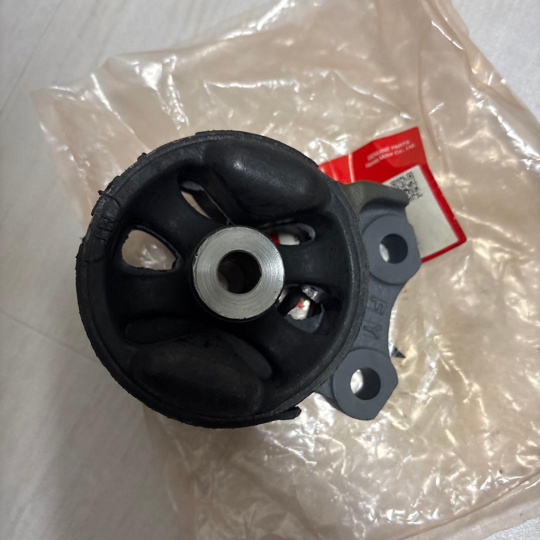 【未開封】ホンダ純正　アクティ　HH3　HA3　エンジンマウントのみ